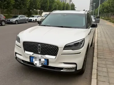 Lincoln Aviator · 2022 год