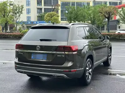 Volkswagen Teramont 2017, 80000 км, за 88800 CNY