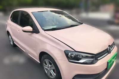 Volkswagen Polo 2016, 85500 км, за 34968.36 CNY