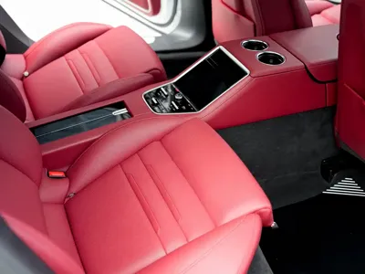 Porsche Panamera 2023, 30000 км, за 624300 CNY - фото 12