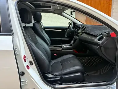 Honda Civic 2017, 90000 км, за 46800 CNY - фото 8
