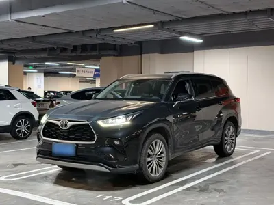Toyota Highlander · 2022 год