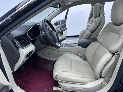 Lincoln Continental 2019, 124000 км, за 98800 CNY - фото 9