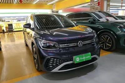 Volkswagen ID.6 Crozz 2022, 64000 км, за 142662.18 CNY