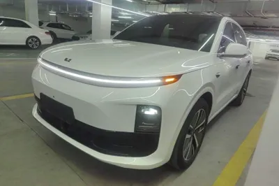 Li Auto L6 · 2024 год