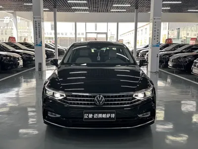 Volkswagen Magotan 2023, 48000 км, за 137800 CNY