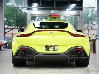 Aston Martin V8 Vantage 2018, 35200 км, за 838000 CNY - фото 7