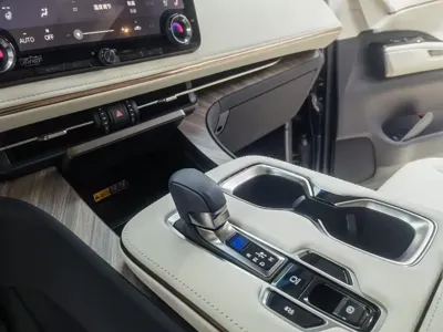Lexus LM 2024, 17000 км, за 1358000 CNY - фото 9