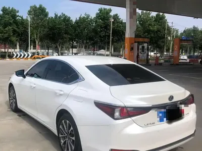 Lexus ES 2024, 50000 км, за 179800 CNY - фото 9