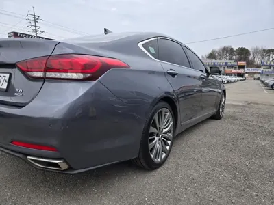 Hyundai Genesis 2014, 114208 км, за 13800000 KRW