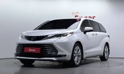 Toyota Sienna · 2021 год