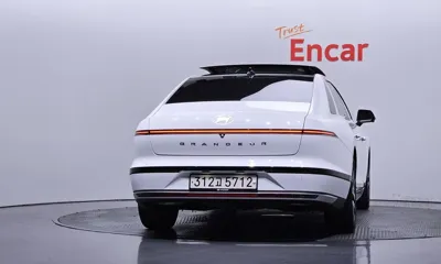Hyundai Grandeur 2024, 22404 км, за 36600000 KRW