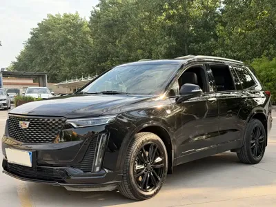 Cadillac XT6 · 2022 год