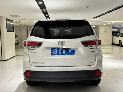Toyota Highlander 2016, 71000 км, за 108000 CNY