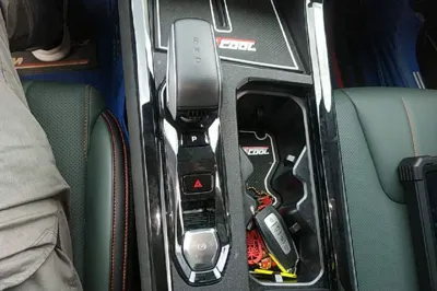 Geely Auto Emgrand X7 Sport 2024, 16299 км, за 82506.95 CNY - фото 16