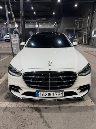 Mercedes-Benz S-Class · 2021 год