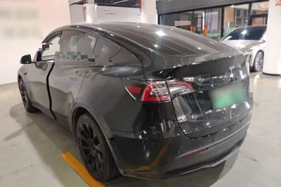 Tesla Model Y 2022, 76800 км, за 168777.46 CNY