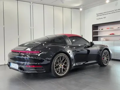 Porsche 911 2024, 3351 км, за 225000000 KRW