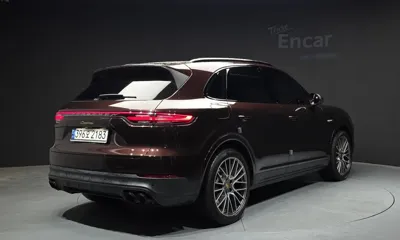 Porsche Cayenne 2023, 61300 км, за 106000000 KRW