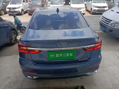 Ford Escort 2021, 56800 км, за 39200 CNY - фото 6