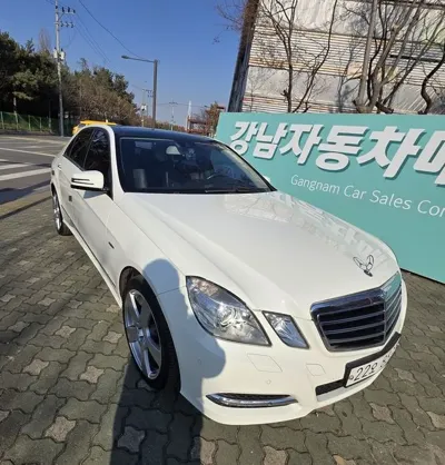 Mercedes-Benz E-Class · 2012 год
