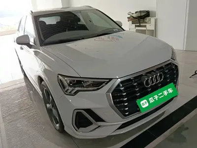 Audi Q3 2020, 81700 км, за 93100 CNY