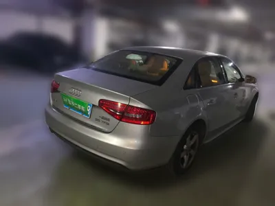Audi A4L 2015, 99900 км, за 62997.32 CNY