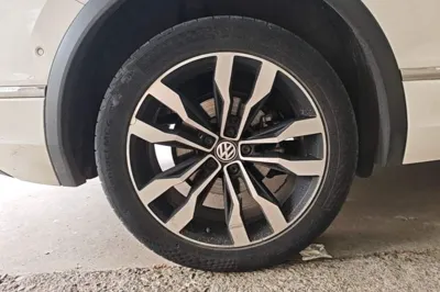 Volkswagen Tiguan L 2019, 108900 км, за 98312.23 CNY - фото 16