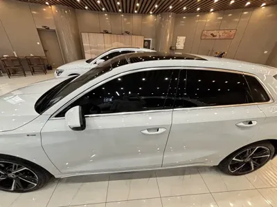 Audi A3 2023, 7000 км, за 156800 CNY - фото 2