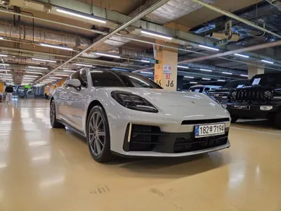 Porsche Panamera 2025, 3800 км, за 182000000 KRW
