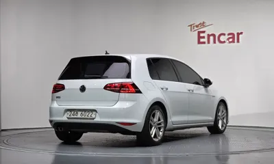 Volkswagen Golf 2015, 135916 км, за 11890000 KRW