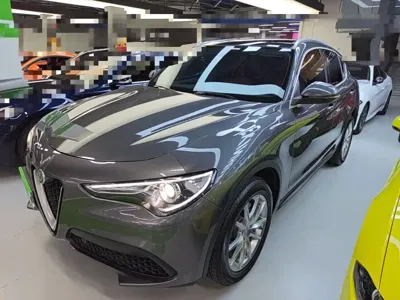 Alfa Romeo Stelvio 2022, 30400 км, за 156200 CNY