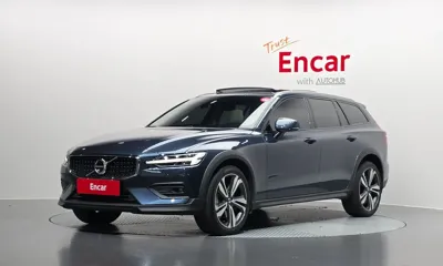 Volvo V60 · 2021 год