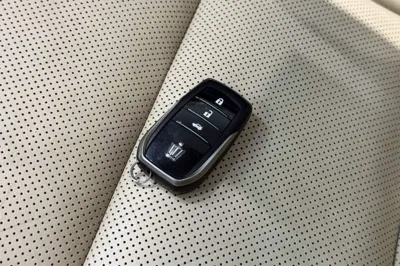 Toyota Crown 2015, 119300 км, за 115651.11 CNY - фото 32
