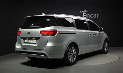 Kia Canival 2017, 96959 км, за 8500000 KRW - фото 2