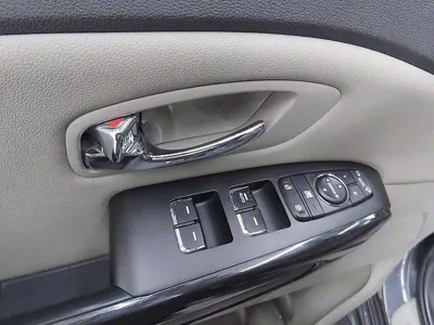 Kia Canival 2017, 182536 км, за 9500000 KRW - фото 9