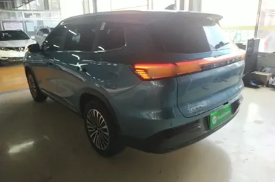 Chery Tiggo 8 PLUS C-DM 2025, 7400 км, за 101718.01 CNY