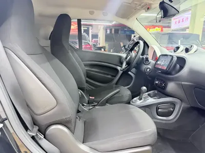Smart Smart Fortwo 2017, 66200 км, за 39900 CNY - фото 13