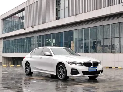 BMW 3 Series 2022, 40000 км, за 133800 CNY