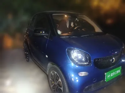 Smart Fortwo 2015, 40700 км, за 42335.12 CNY