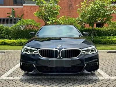 BMW 5 Series 2020, 75000 км, за 185799 CNY