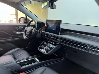 Lincoln Corsair 2022, 57500 км, за 115000 CNY - фото 20