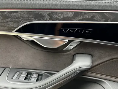 Audi A8 2026, 1000 км, за 618800 CNY - фото 21