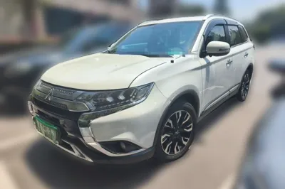 Mitsubishi Outlander · 2020 год