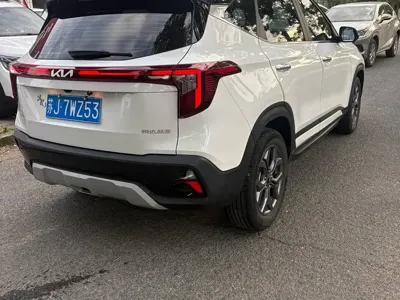 Kia Seltos 2023, 16000 км, за 109000 CNY
