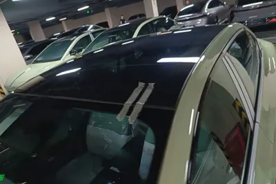 Hongqi EH7 2025, 100 км, за 159126.86 CNY - фото 8