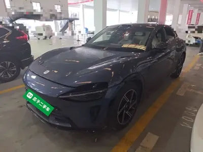 Xiaomi 小米YU7 · 2025 год