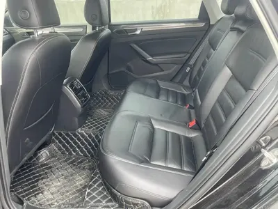 Volkswagen Passat 2017, 86000 км, за 48000 CNY