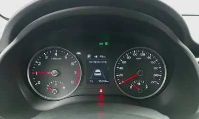 Kia Stonic 2018, 85225 км, за 9600000 KRW - фото 9