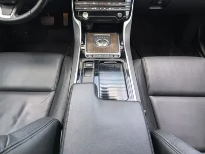Jaguar XFL 2018, 78000 км, за 75800 CNY - фото 14